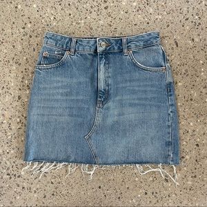 Topshop Medium Wash Jean Mini Skirt Size 6